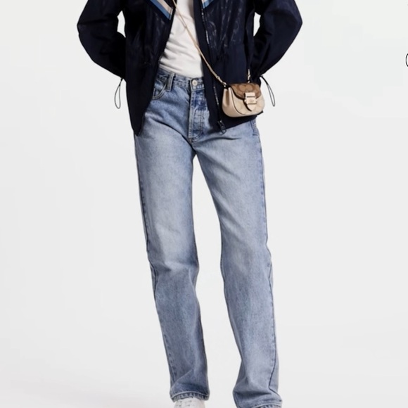 Coach - Picture 3 of 4